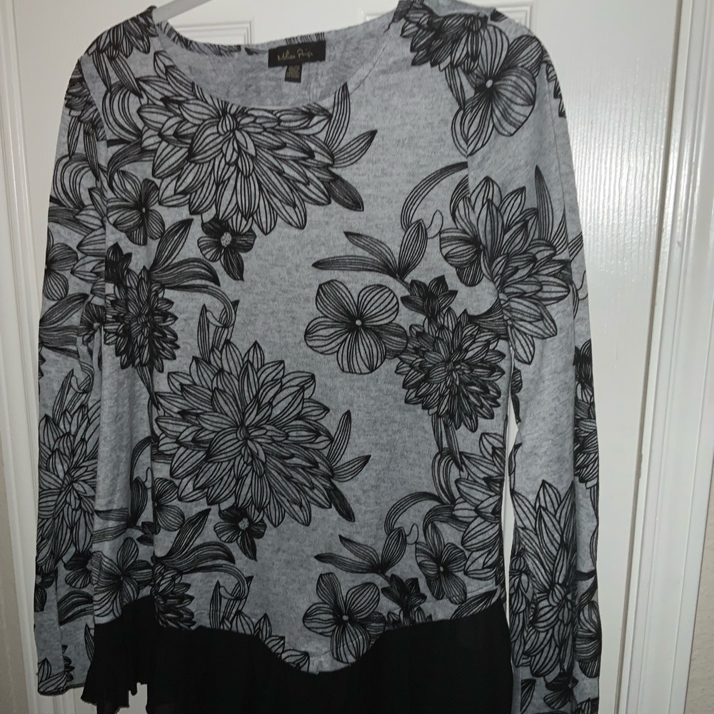 Melissa Paige floral top